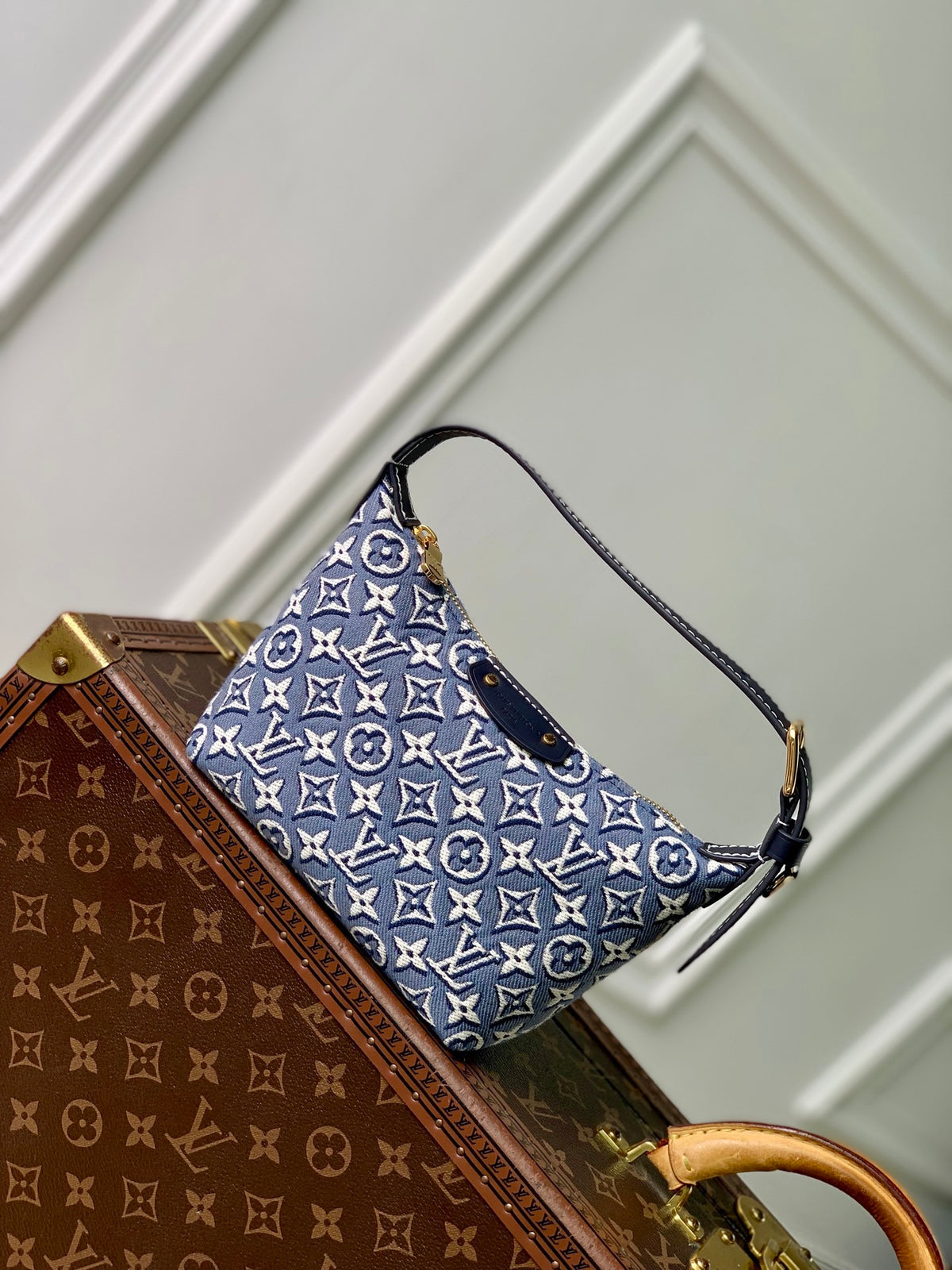 Louis Vuitton Pochette Hills Monogram Emblème Monogram Blue