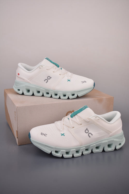 On Cloud X 5 "Ivory / Surf"