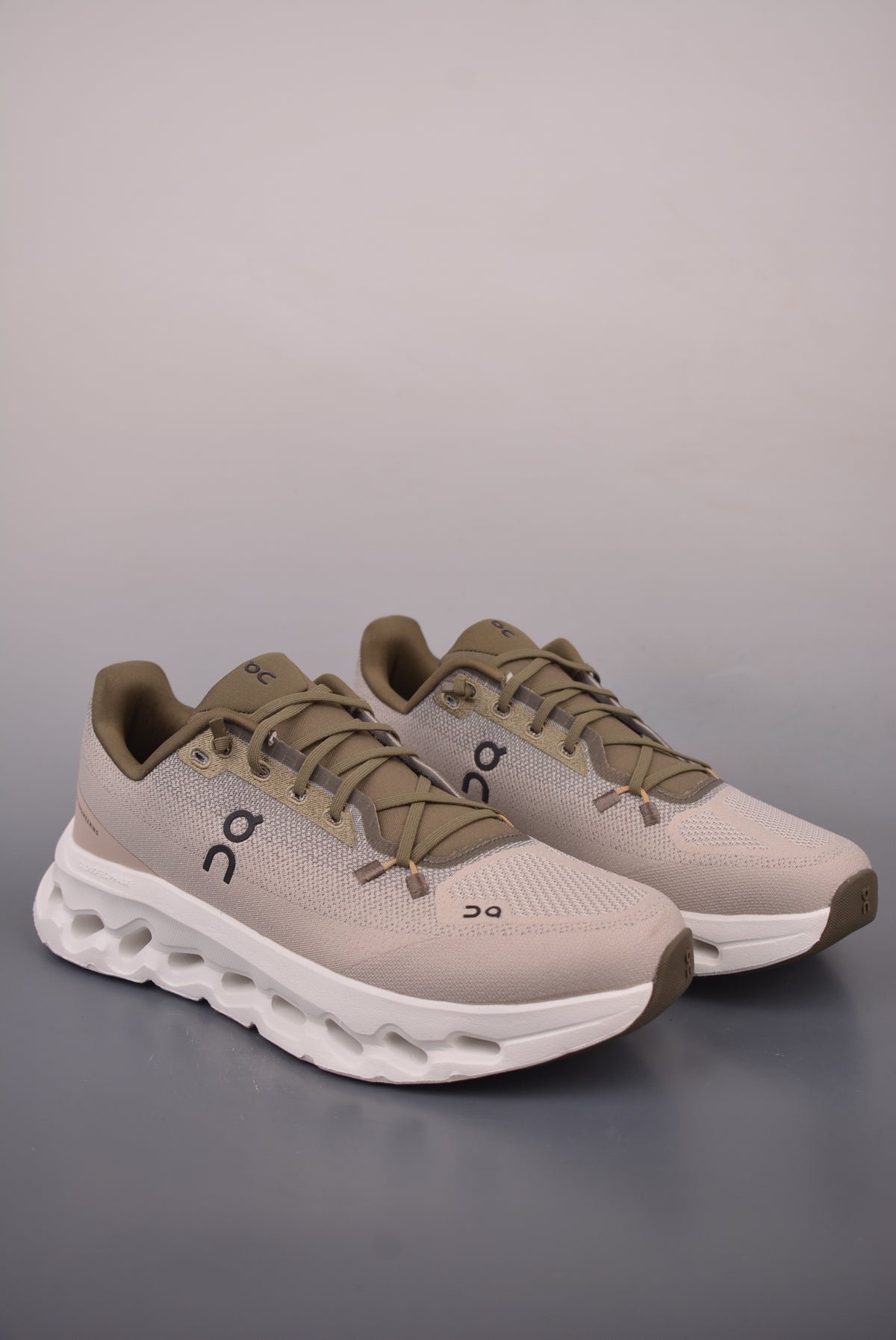 On Running Cloudtilt "Olive / Desert"